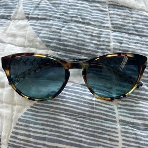 Like new Tory Burch sunglasses